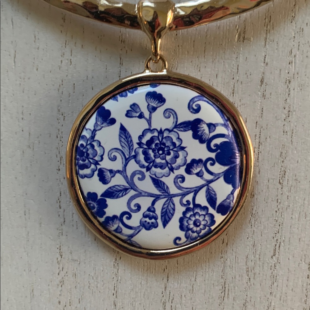 St. Thomas Necklace and Earrings Set - Picture 2 of 7